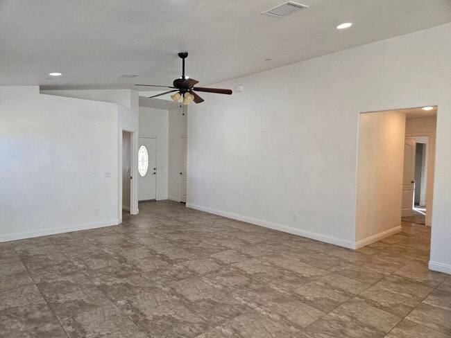 Building Photo - Must see Large 4 bedroom