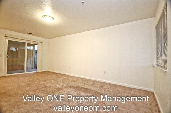Building Photo - 1120 E Monte Vista Ave, Turlock, CA 95382