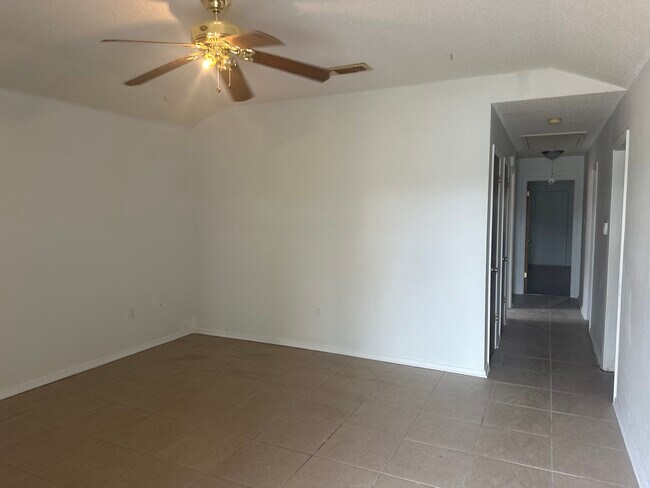 Foto del edificio - 8537 Longwood View Ave