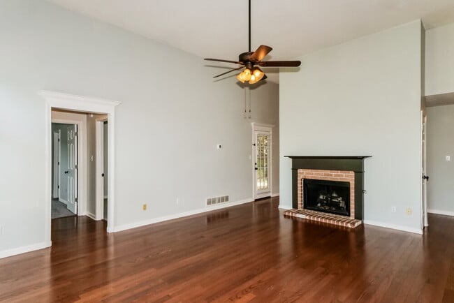 Building Photo - 10102 Fox Hunt Dr