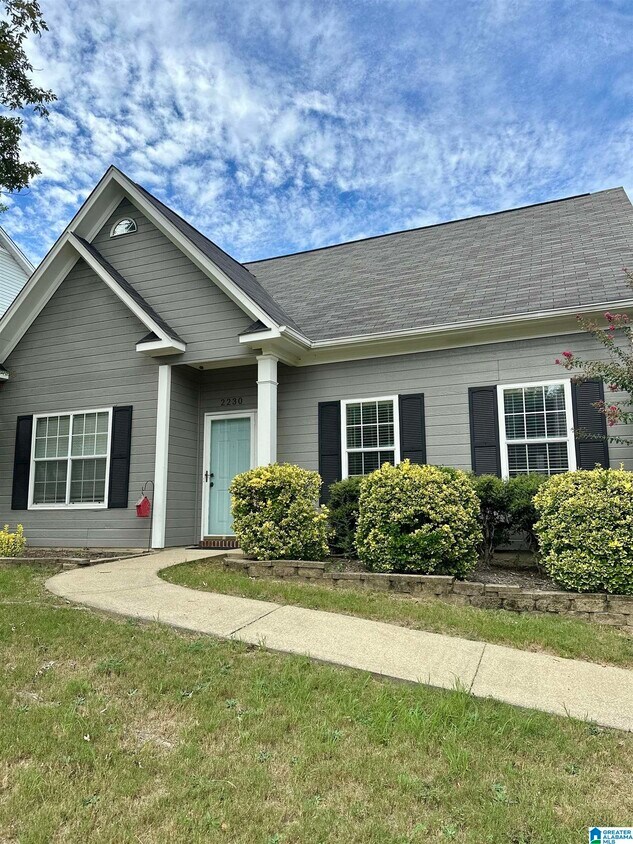 Foto principal - 2230 Summer Ridge Dr