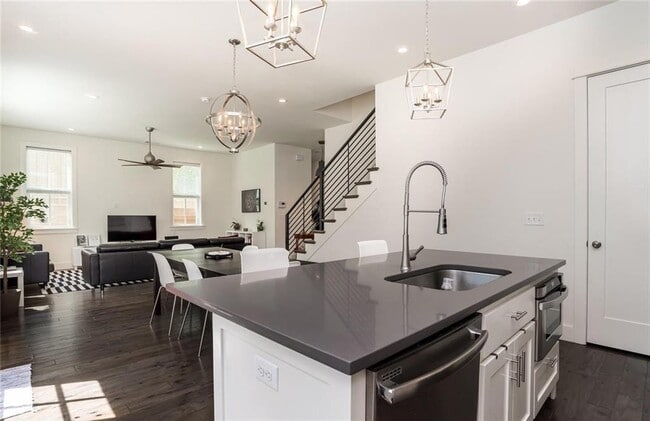 Foto del edificio - 306 NW H St