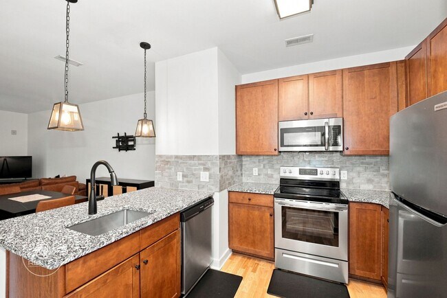 Building Photo - 630 Calvert St