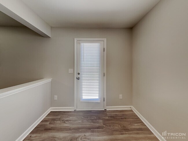 Foto del edificio - 828 Georgia Oak Ln