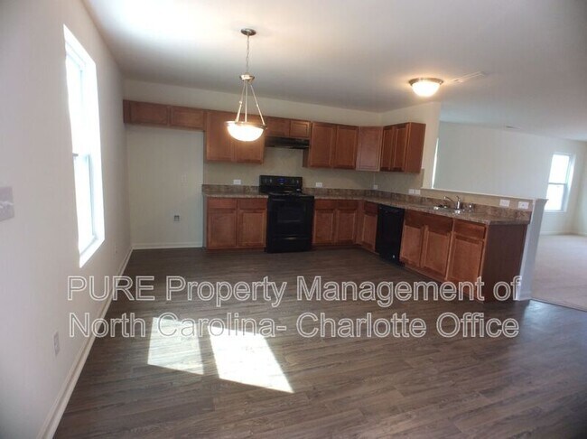 Foto del edificio - 9503 Hanberry Blvd
