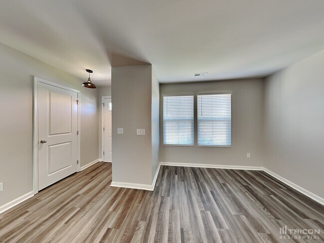 Building Photo - 319 Skipton Street Greenville SC