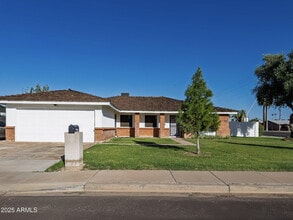 Building Photo - 1000 N Evergreen St