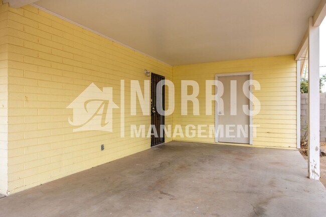 Building Photo - Quaint Home in an Established Neighborhood