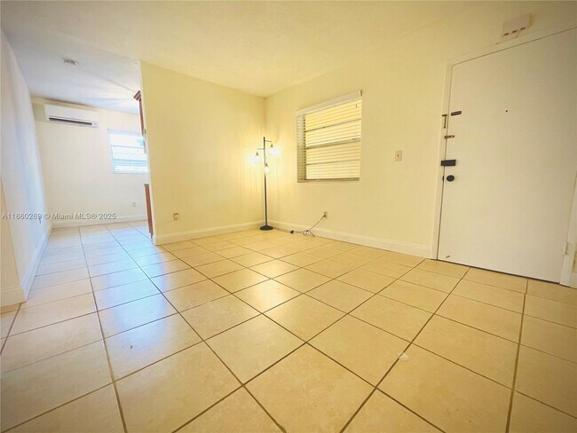 Foto del edificio - 47 NW 47th Ave