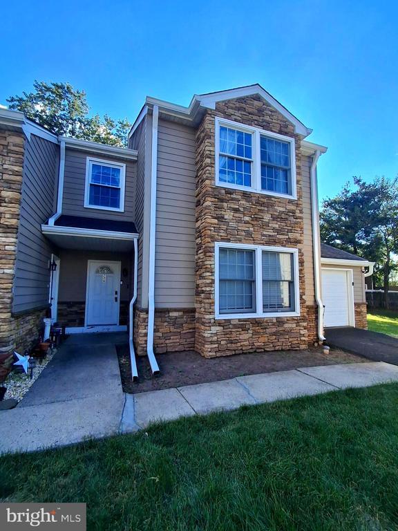 Primary Photo - 226 Spring House Ln