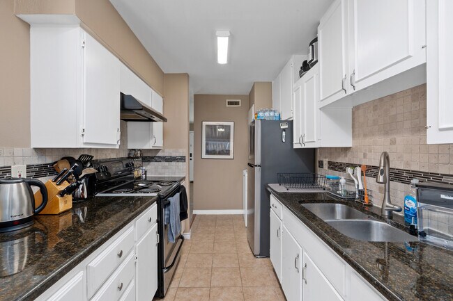 Foto del edificio - 3384 P Ave