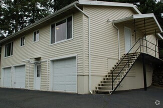 Building Photo - 617 SW 3rd Pl