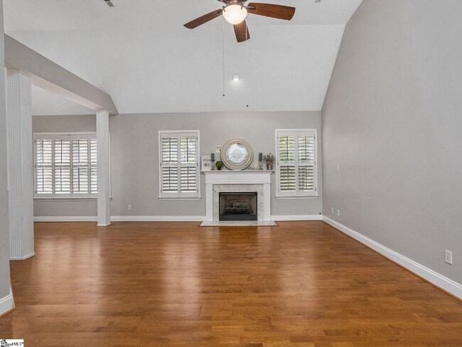 Building Photo - 735 Elam Way