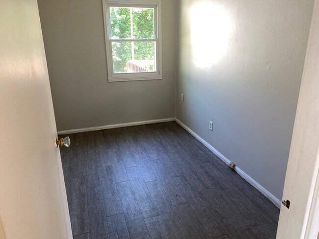 Foto del edificio - 2434 Reynolds Ave SW