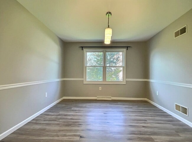 Building Photo - 46 White Oak Blvd