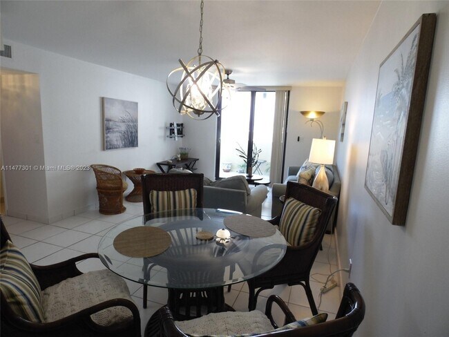 Foto del edificio - 1623 Collins Ave