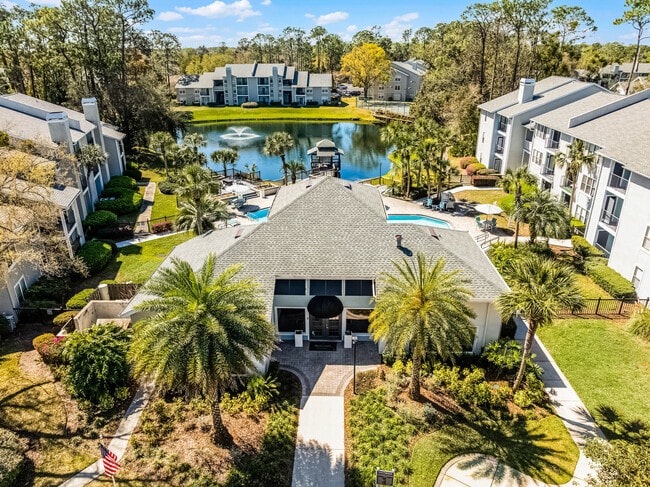 Building Photo - Victoria at Orange Park