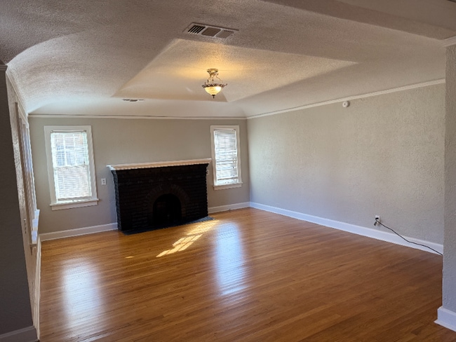 Building Photo - 322 Sunset Terrace