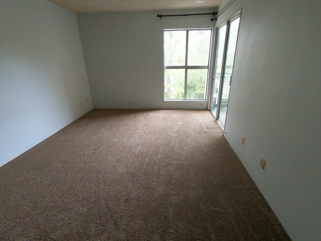 Bedroom - 3204 Raintree Cir