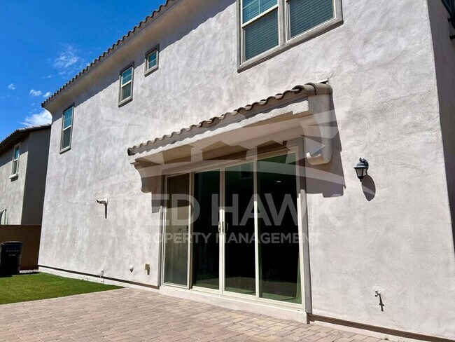 Building Photo - 9728 E Axle Ave