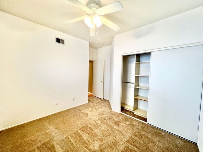 Building Photo - 8281 Gold Coast Dr