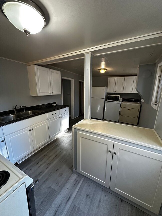 Foto del edificio - 2 Bedrooms, 1 Bathroom, Single Family Home...