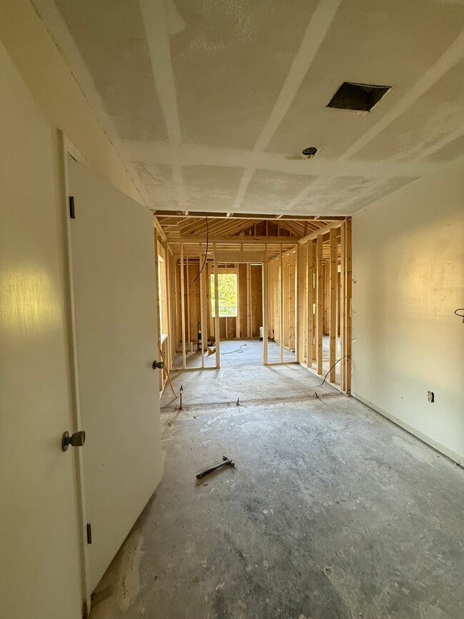 Building Photo - 202 Salem Rd