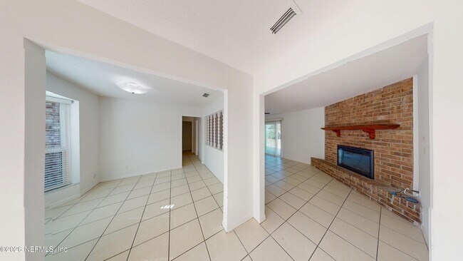 Foto del edificio - 2658 Shannon St