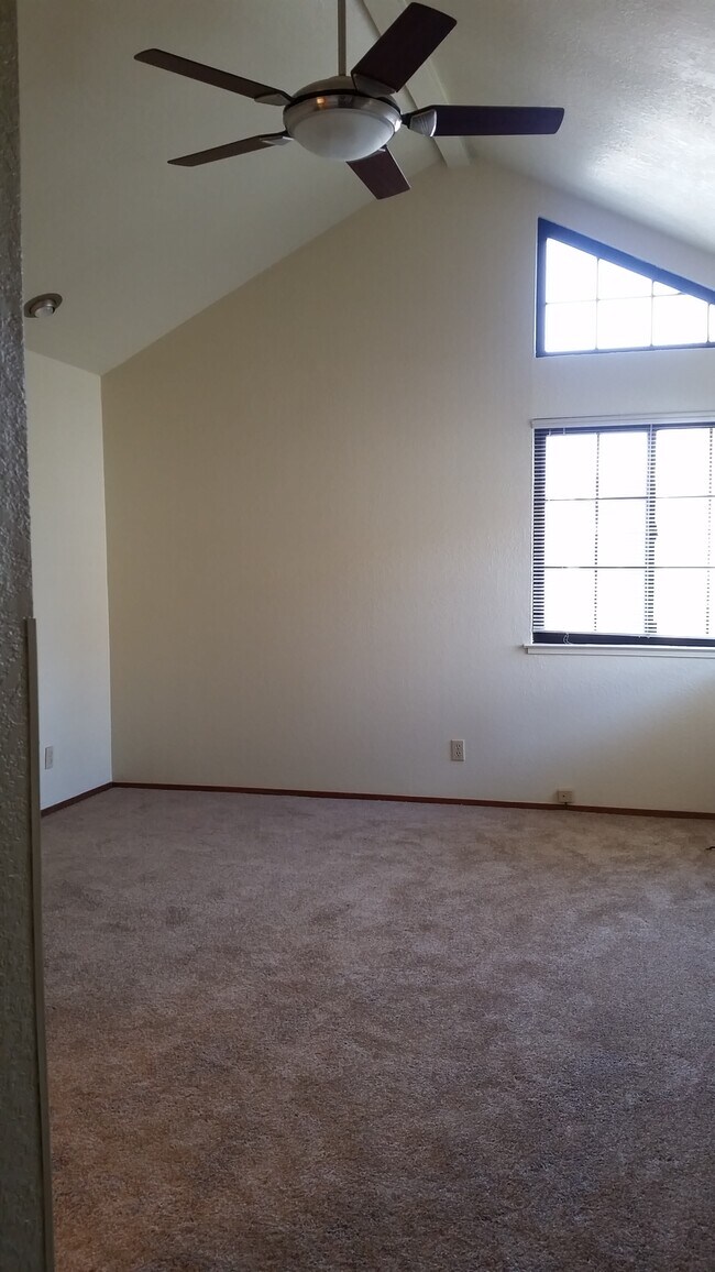 Foto del edificio - 4014 Penny Terrace