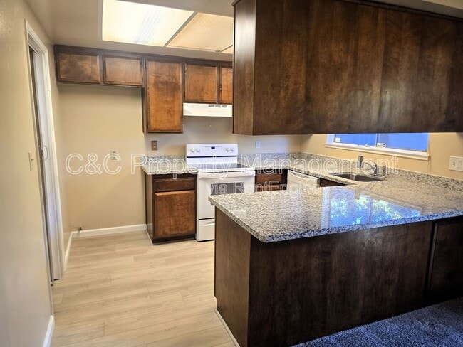 Building Photo - 3625 Larchmont Square Ln
