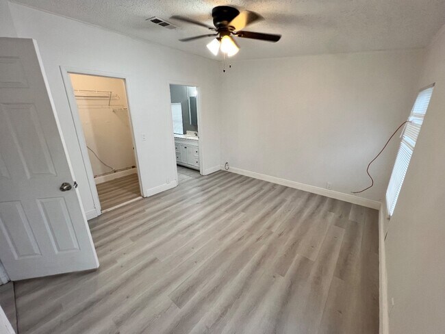 Foto del edificio - 825 SW 6th Ave