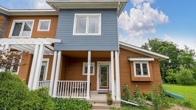 Foto del edificio - 500 Little Lake Dr