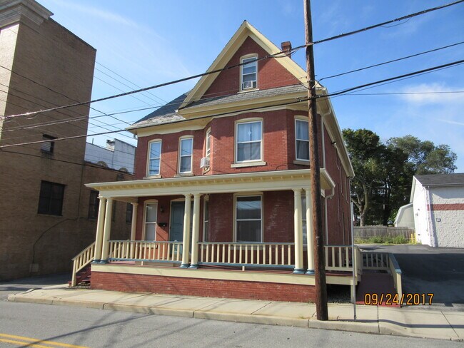 Building Photo - 1401 9th St