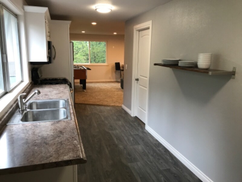 Foto principal - 10950 SE Mather Rd