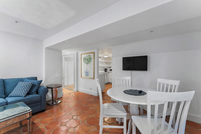 Building Photo - 235 Sunrise Ave