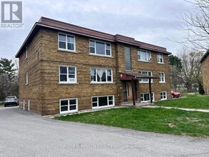 Building Photo - 1170 Dover Crescent