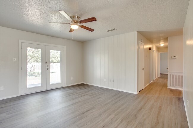 Foto del edificio - Updated and Affordable 3/2/1!
