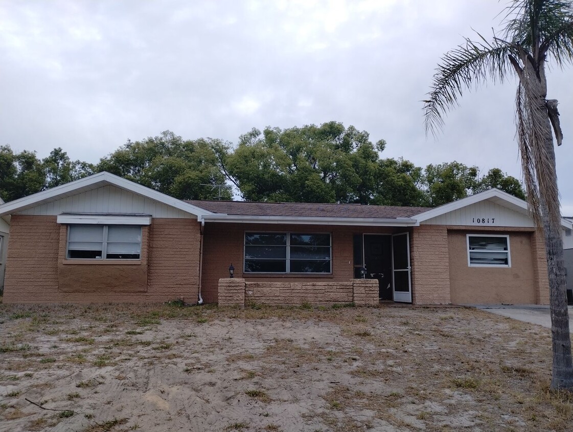 Primary Photo - 3-bedroom, 2-bath home offering 1,554 squa...