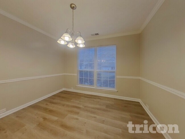 Foto del edificio - 915 Riley Farm Ln