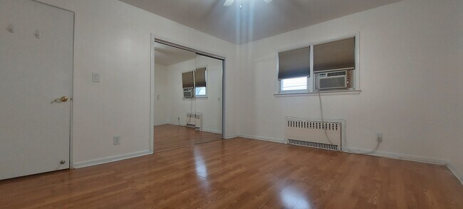 Building Photo - 1400 70th St