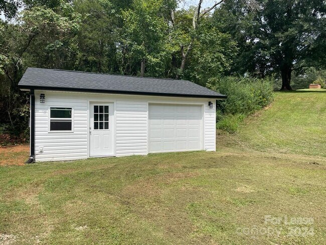 Building Photo - 466 Cramerton Rd