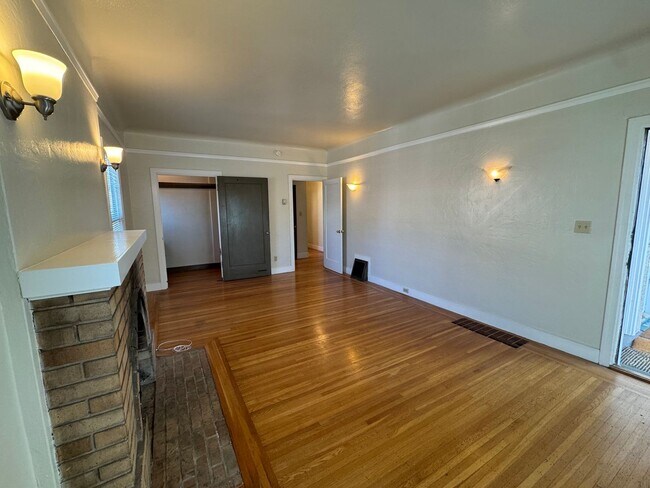 Foto del edificio - Large 1 Bedroom/1 Bath - Quiet Neighborhoo...