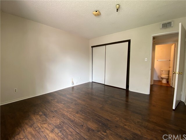 Foto del edificio - 987 E Del Mar Blvd
