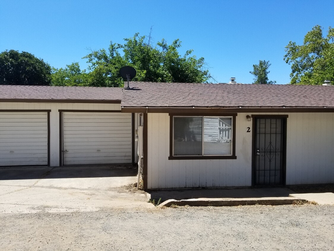 1616 Willis St Unit 2, Redding, CA 96001 Room for Rent in Redding, CA