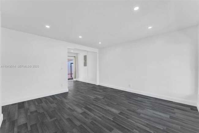 Building Photo - 4917 SW 43rd Terrace