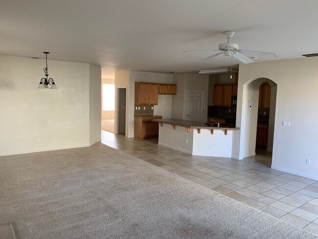 Foto del edificio - Newer Home in Great Location