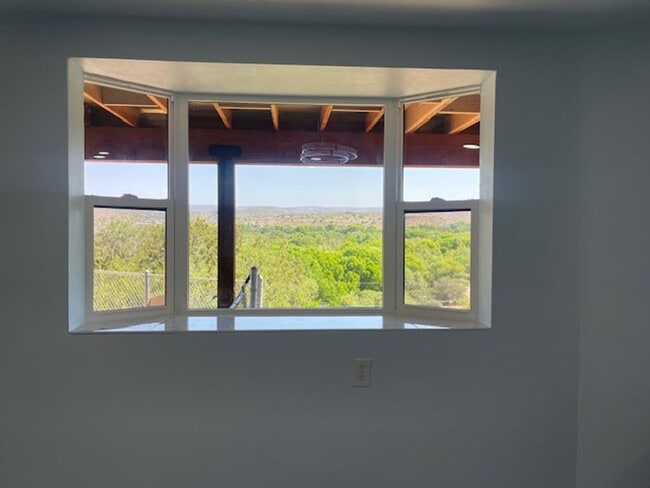 Building Photo - 2 Bedroom Guest Suite with Incredible View...