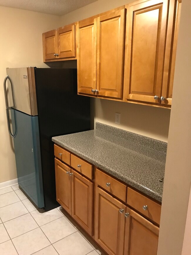 140 Kane St Unit B7, West Hartford, CT 06119 Condo for Rent in West Hartford, CT