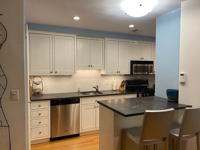 Foto del edificio - 89 Warren Ave