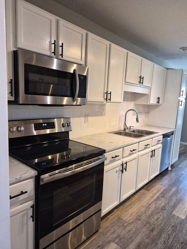 Foto del edificio - NEW LISTING!!!!!